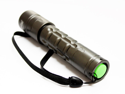Cree U2強(qiáng)光手電Uniquefire C108S 特價(jià)熱銷，家居保電子品質(zhì)之選
